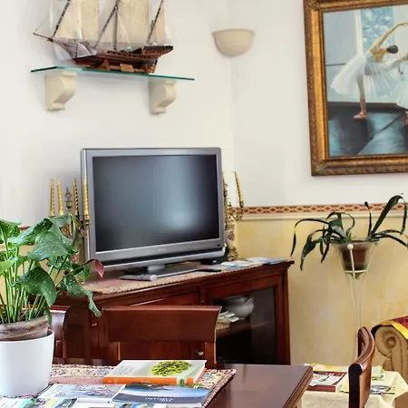 فندق مبيت وإفطار Marina Piccola 3*